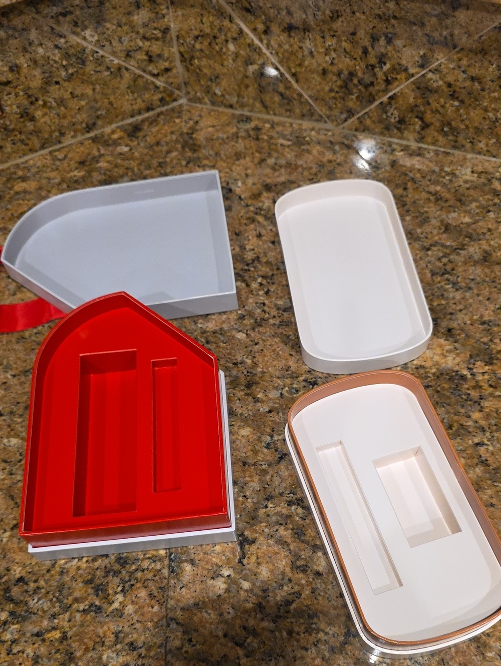 2 Rhode Boxes - Picture 6 of 6